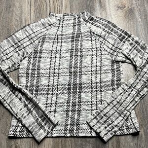 Bar III Women’s Black Grey White Plaid Knit long Sleeve Mock Neck Shirt, size Sm